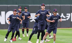 ³»³â¿£ ²À °¡À» ¾ß±¸¡¦·Ôµ¥, ¼±¼ö ¸ÂÃãÇü ´ã±ÝÁú