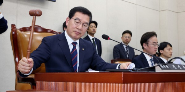 �λ�۷ι���굵��Ư���� 4�� ���� ���� '����'