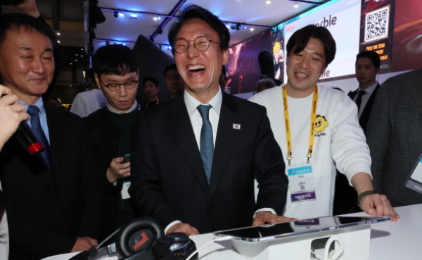 'Ÿ' ã  Ѹ "K-  Ǯ ٹ "