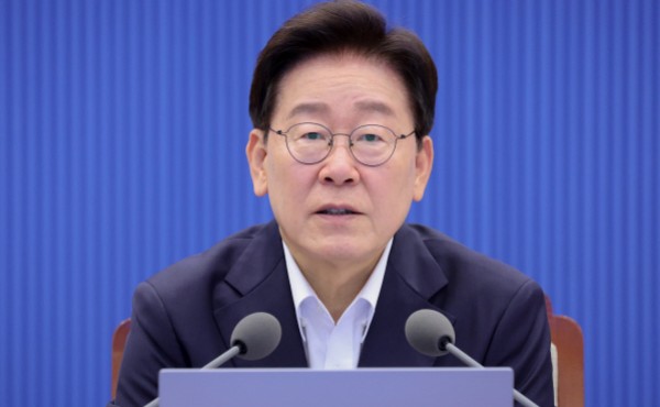 찴���� ��û����� ��å�� �����Ϳ� ��ȥ �����̴� �� ����ߡ�