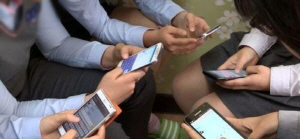 ³ªÈ¥ÀÚ '¿Ü·Ó°Ô' »ê´Ù?¡¦1Àΰ¡±¸ 76% "ÁÖ¸» ¿©°¡´Â À¯Æ©ºê"