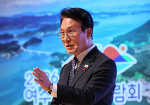 ±è ÃѸ® "ì°Á¤ºÎ 5³â ª´Ù´Â ºÐµéµµ" ¹ß¾ð¿¡ å¯ "4³â6°³¿ù ³Ê¹«±æ¾î"