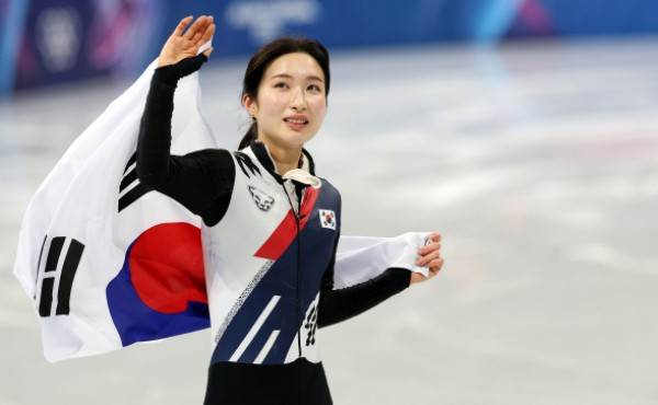 ��ƮƮ�� ��渮, ����ø��� ���� 1000�� ���޴�