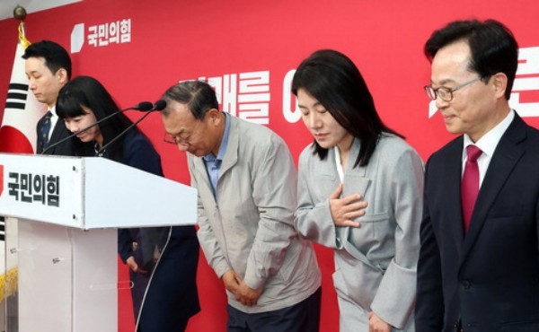 �������� �������� �ϰ����𡦱��� ���� ���߰��� �޾Ƴ��� �α�