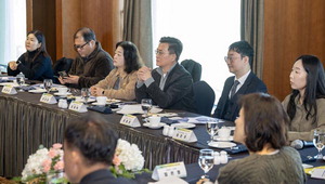 ���ű�� ���ȭ �ļ� ���� ���ǡ� ����� ��ȭ ��¡�