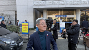 '°Á¦ÃßÇà ÇÇÇØÀÚ ¹«°í' ¿ÀÅÂ¿Ï ÀǷɱº¼ö 2½É¼ 'Á÷ À¯ÁöÇü'¡¦"±º¹Î¿¡ Á˼Û"