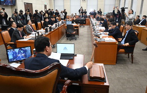 �߼�������û�� � 19�� ��ȸ�� ó�� ��ħ������ ���ʹ���