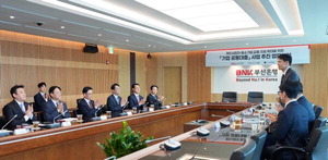 ÀÎÅͳÝëÞ Çù¾÷¡¤ÇØ»ódz·Â ÅõÀÚ¡¦BNK, Áö¿ªÀºÇà Æ² ±ü´Ù