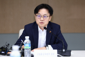 ������ "������å ������ �� ��ǥ�������� ����ü�� �ٺ�ȭ"