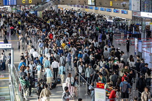 ���� ������ �̿밴 1000�� ���� �ھ�