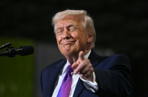 Ʈ���� "�̱�, ȣ����� �̶� ��ںμ��� ��κ� ����"