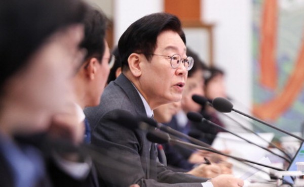 ��HMM ���� �ű�ٴ����䡱 �λ� ���� �� ���� 찴����