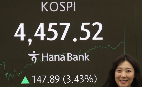 ���ؿ��� ������ �ʴ� ���塦�ڽ��� ��� ù 4400��