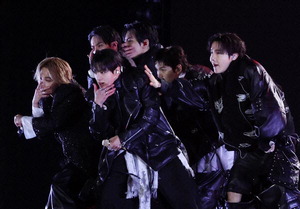 BTS 6�� �λ���� ����, �ƽþƵ� �ְ���� ����