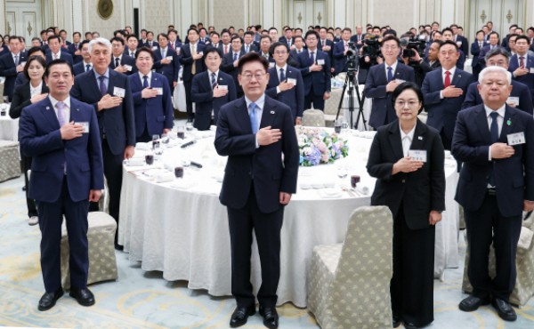 � ��������ѡ����� Ȯ�롱���켺�� �������ֱ� ���� �� ���´޶�