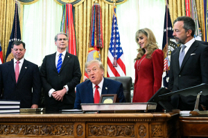Ʈ���� "���� ��¼�� ������ ������ �ı� ����������" ��  �뺧��ȭ�� ������ ����