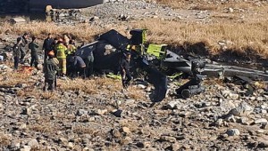 ���� �ں����� ������� �Ʒ� �� �߶������� 2�� ����