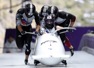 ������ ��, �������� ���� 4�ν� 1��2�� 8�����޴ޱǰ� 0.3�� ��