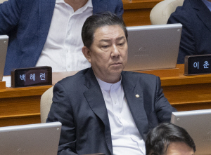 ����, �躴�� �ǿ� ���ӿ��� ��û������ 1�⸸