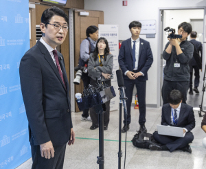 "악의적 가짜뉴스" 민주당, ‘김혜경 여사 골프 의혹제기’ 주진우 고발