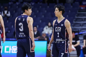 Çã¿õ ÇãÈÆ º¹±Í¿¡µµ 4¿¬ÆÐ ´Ë¡¦KCC ¼ÓŸ´Â ÈĹݱâ