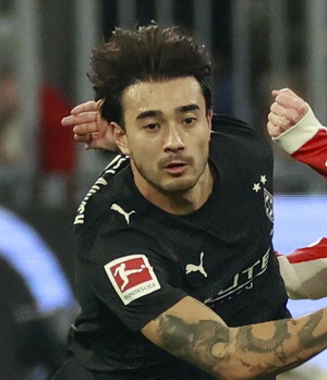 ���� ���� ù ��Ƽ�� ����